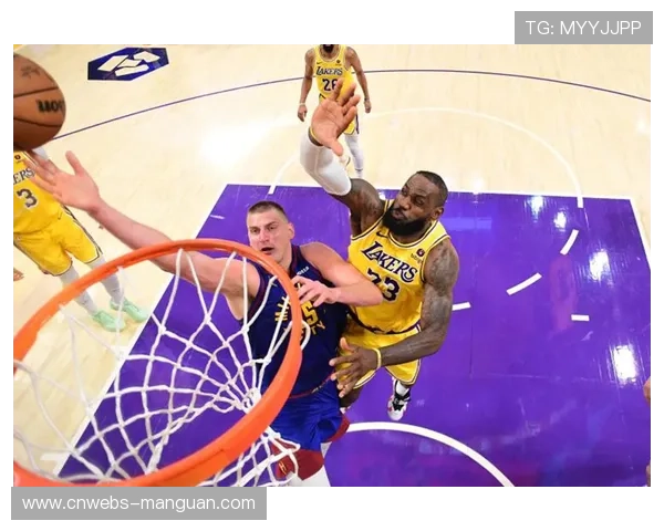 杜兰特与文班亚马赛后拥抱交流，两代球星完成传承