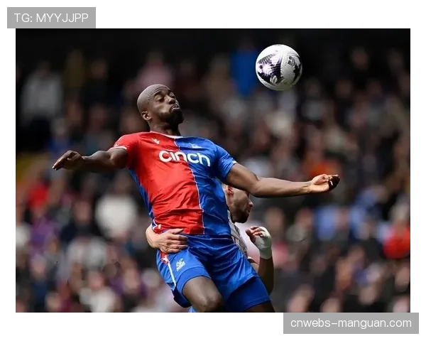 特写：水晶宫主帅格拉斯纳训练课详解四后卫压缩空间的关键跑位。