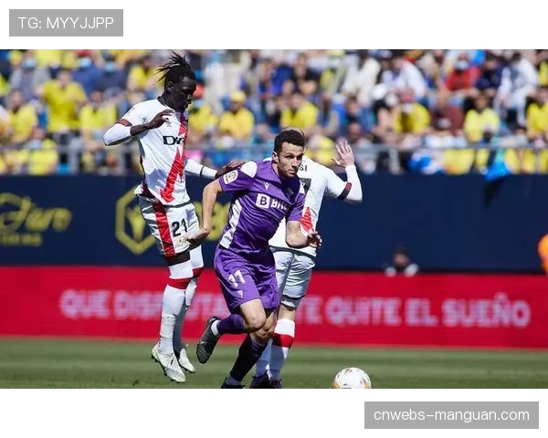 巴萨1-0客胜贝蒂斯，17岁中卫首发建功，哈维球队连续三轮零封